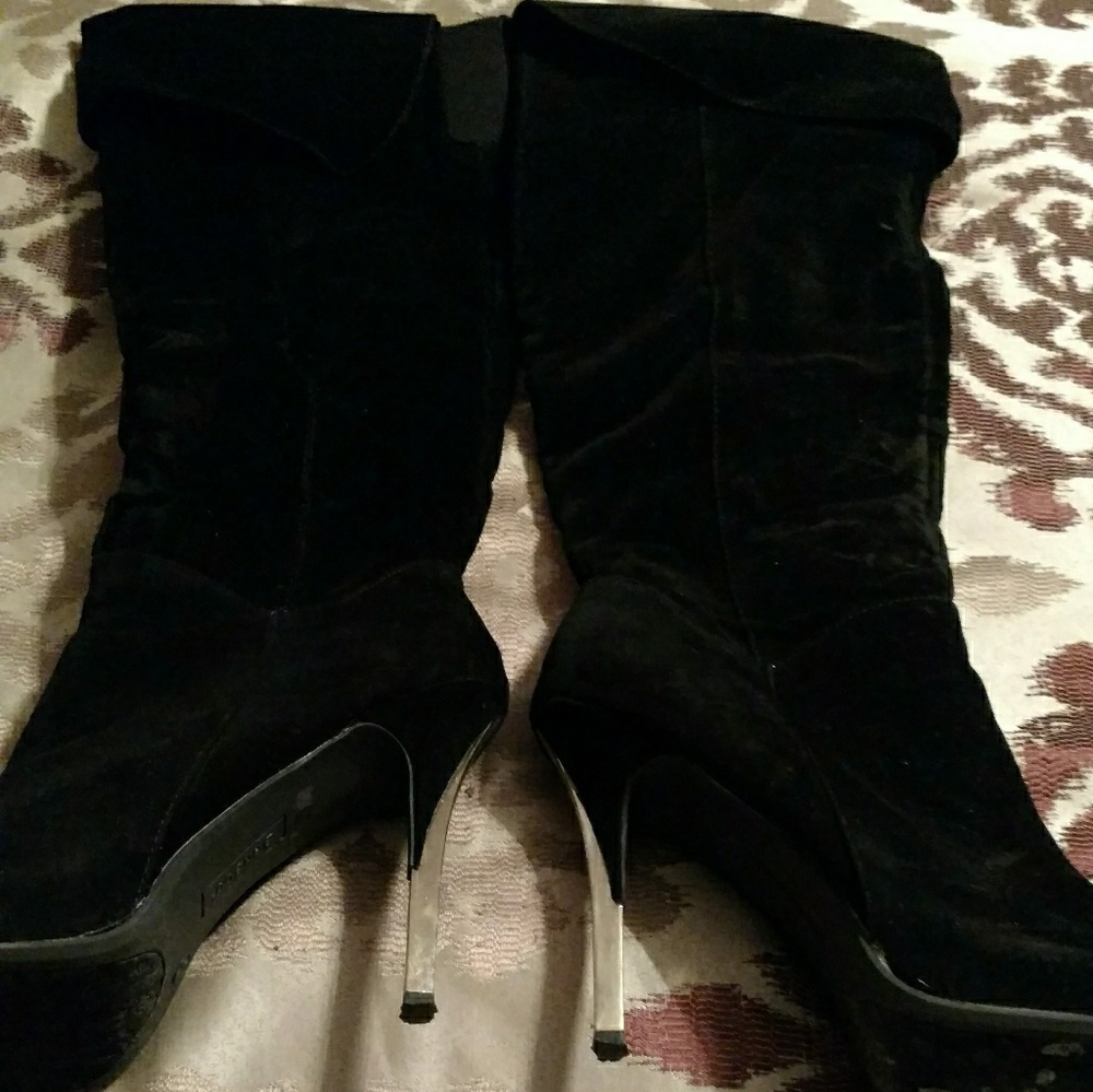 Suede heeled boots